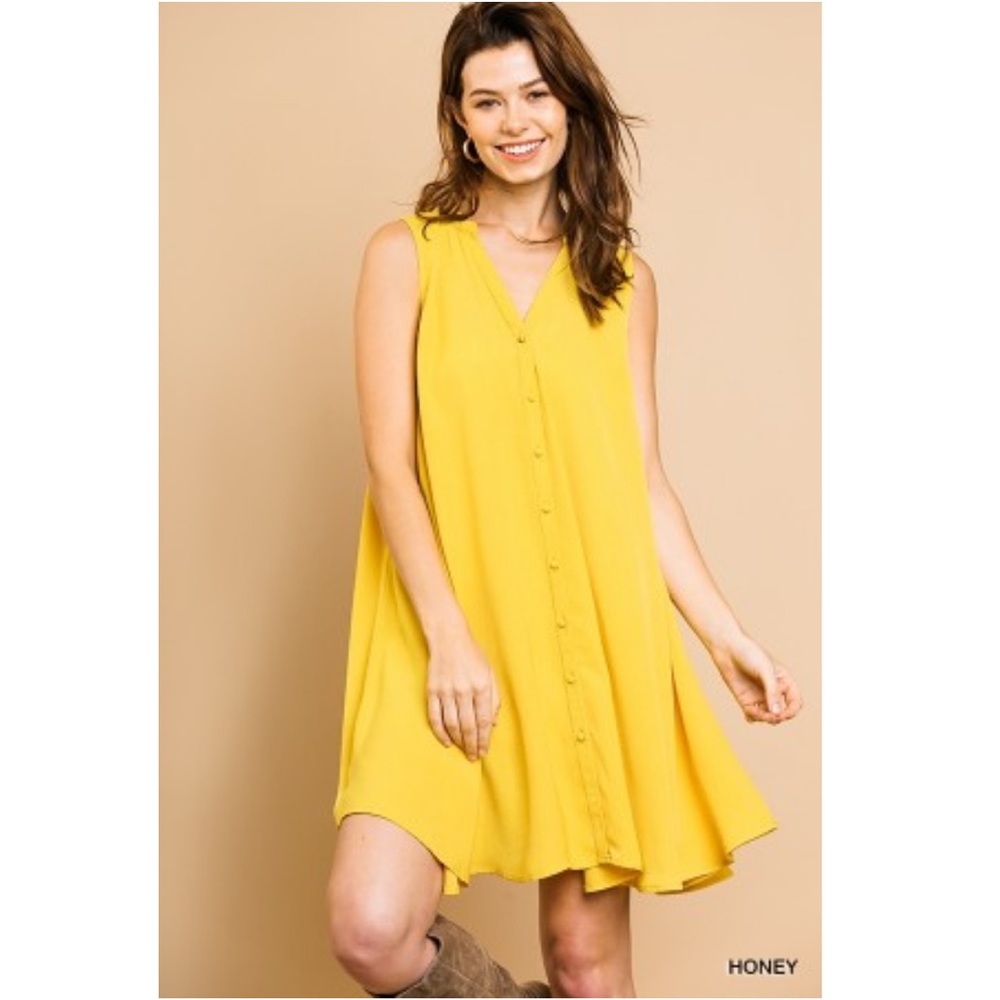 2 left! Umgee Sleeveless button front dress 🌻